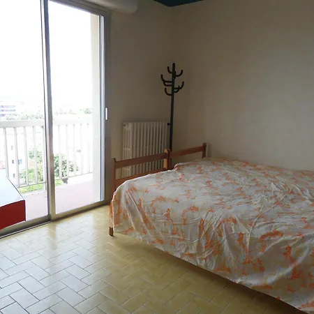 Apartment F2 Lumineux, Proche Et Commerces, Tv Et Wifi Inclus - Fr-1-715-102 *